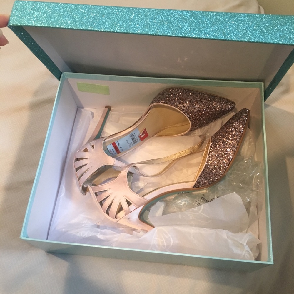Betsy Johnson dress pumps